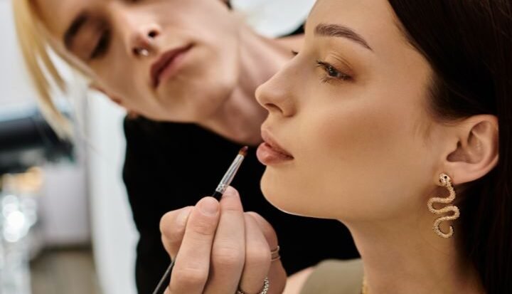 12 Must-Know Makeup Applying Tips for a Professional Look